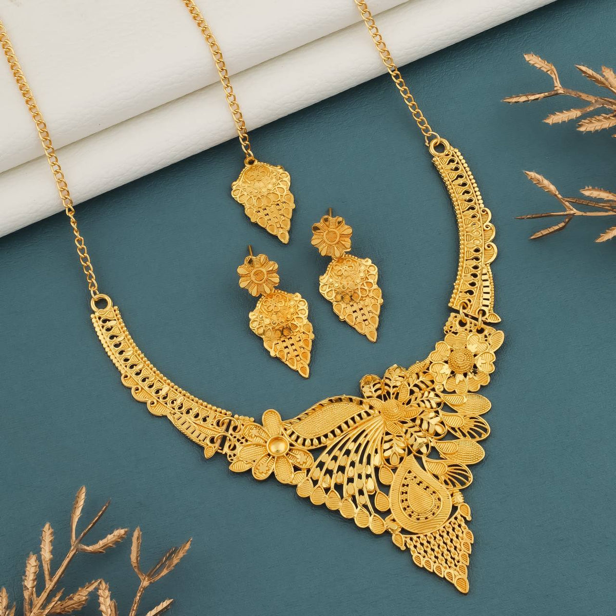 Golden Necklace Set For Women's