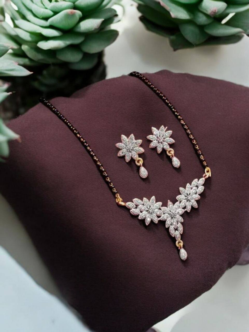 Women's Palfrey Flower Mangalsutra with Diamond