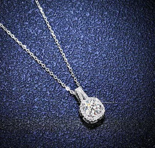 Women' Silver Chain With Diamond Pendant