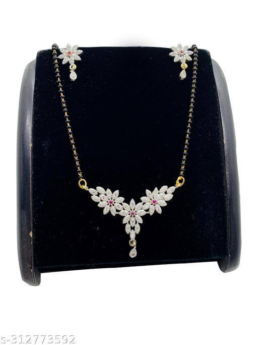 Women's Flower Pattern Stylish Pendant Mangalsutra